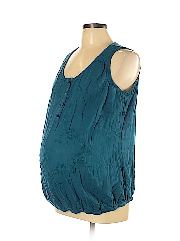 Old Navy - Maternity Sleeveless Button-Down Shirt (view 1)