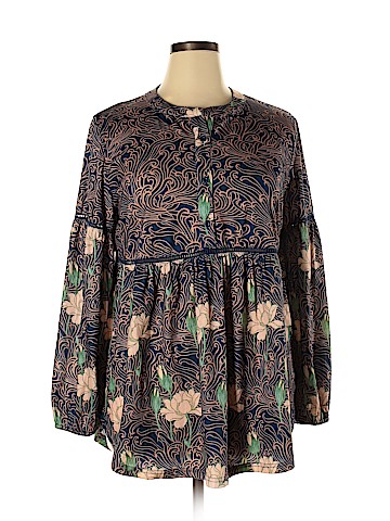 Weekend Suzanne Betro Long Sleeve Top (view 1)