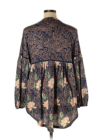 Weekend Suzanne Betro Long Sleeve Top (view 2)