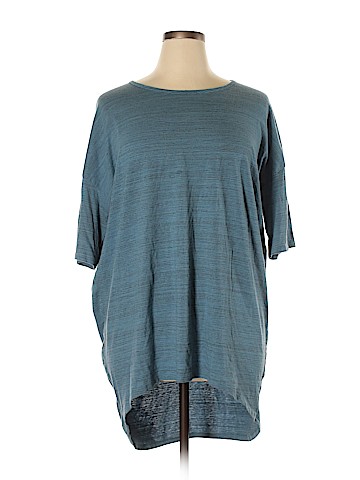 Lularoe Short Sleeve T-Shirt (view 1)