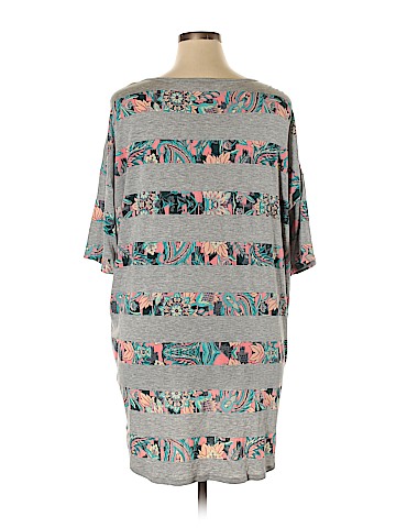 Lularoe Short Sleeve T-Shirt (view 2)