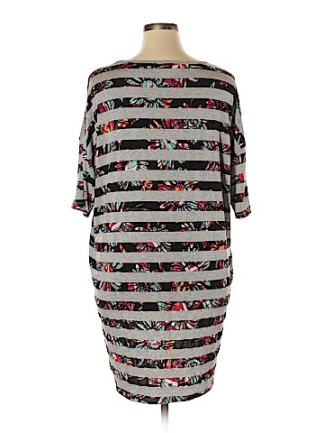 Lularoe Short Sleeve T-Shirt (view 2)