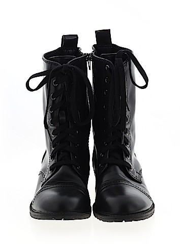 Universal Thread Boots (view 2)