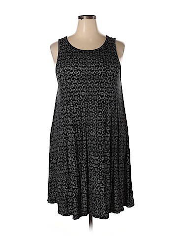 Old Navy Casual Dress (view 1)