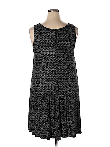 Old Navy Casual Dress (view 2)