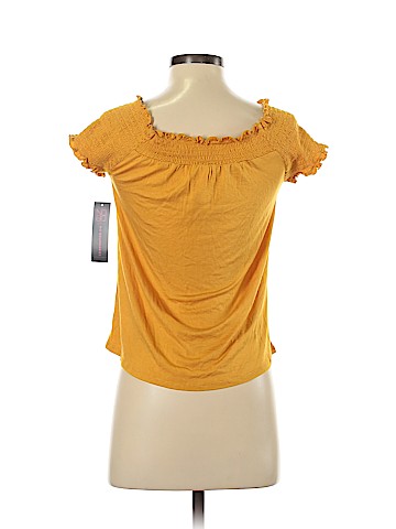 No Boundaries Short Sleeve Top (view 2)