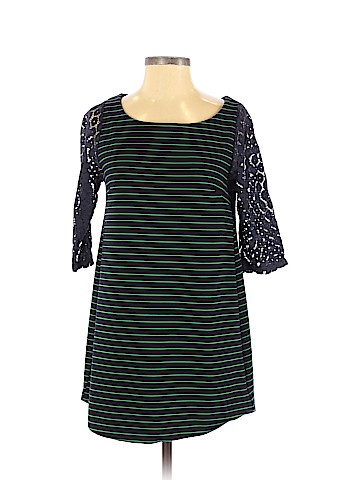 Urban Outfitters Casual Dress (view 1)