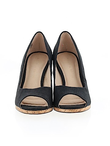 Kelly & Katie Wedges (view 2)