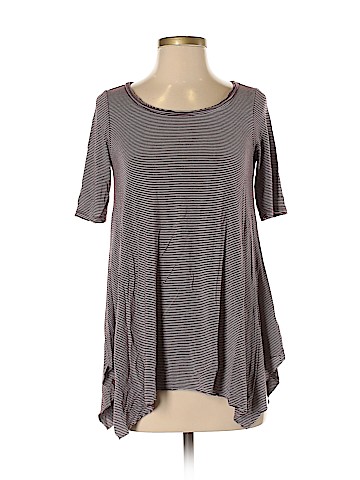American Eagle Outfitters Short Sleeve Top (view 1)