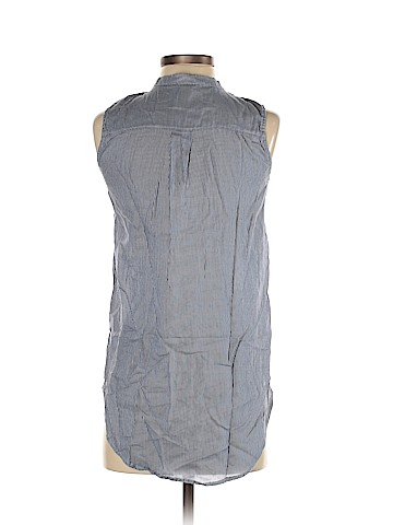 H&M Sleeveless Button-Down Shirt (view 2)