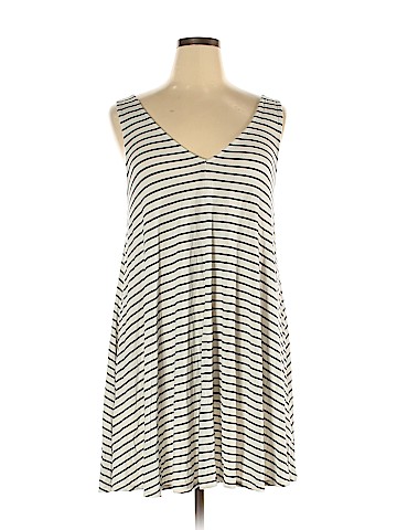 American Eagle Outfitters Casual Dress (view 1)