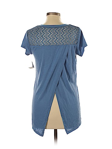 No Boundaries Short Sleeve Top (view 2)