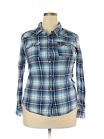 Mossimo Supply Co. Long Sleeve Button-Down Shirt (view 1)