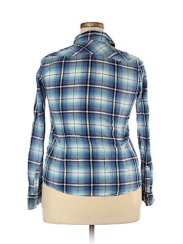 Mossimo Supply Co. Long Sleeve Button-Down Shirt (view 2)