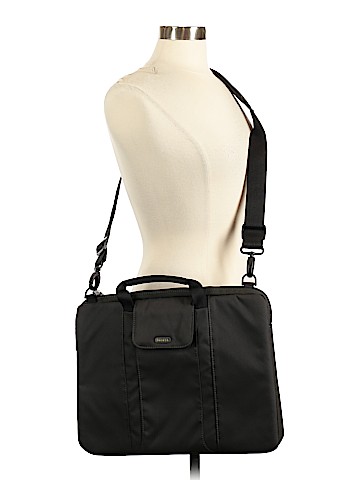 Incase Designs Laptop Bag (view 2)