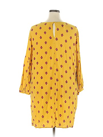 Old Navy Casual Dress (view 2)