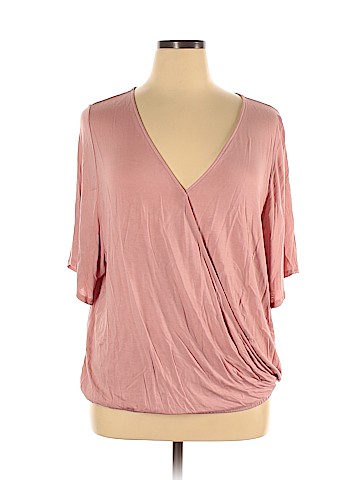 Soho JEANS NEW YORK & COMPANY Short Sleeve Top (view 1)