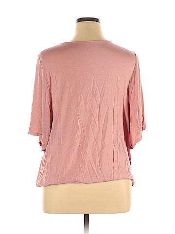 Soho JEANS NEW YORK & COMPANY Short Sleeve Top (view 2)