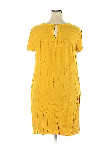 Old Navy Casual Dress (view 2)