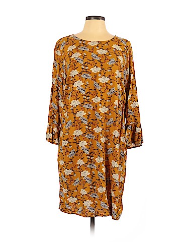 Old Navy Casual Dress (view 1)