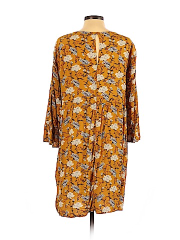 Old Navy Casual Dress (view 2)