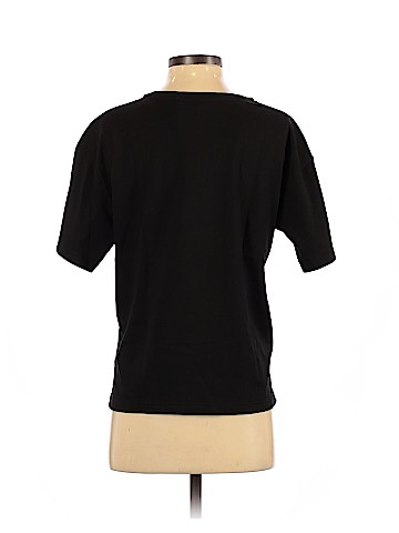 Uniqlo Short Sleeve T-Shirt (view 2)