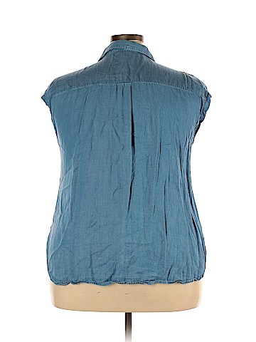 Forever 21 Plus Short Sleeve Button-Down Shirt (view 2)