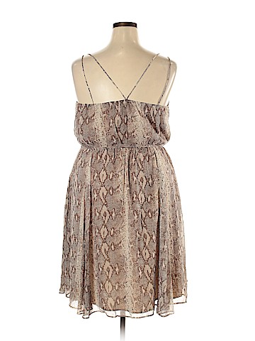 Banana Republic Casual Dress (view 2)