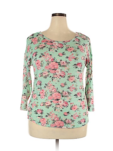 No Boundaries 3/4 Sleeve Top (view 1)