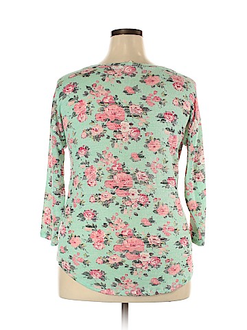 No Boundaries 3/4 Sleeve Top (view 2)