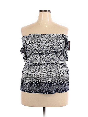 No Boundaries Sleeveless Blouse (view 1)