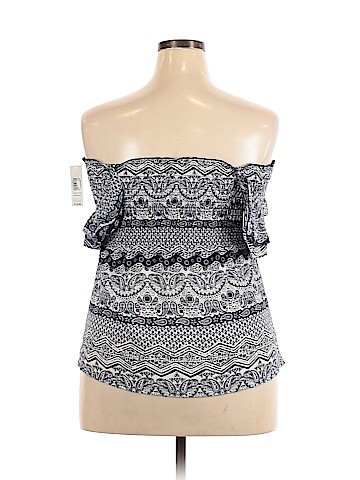 No Boundaries Sleeveless Blouse (view 2)