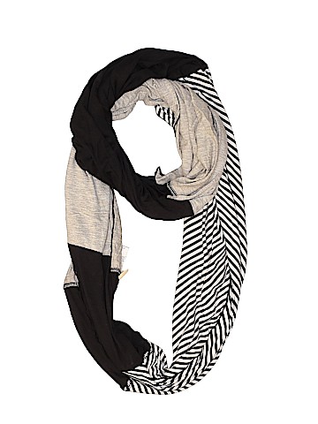 Newport News Scarf (view 1)