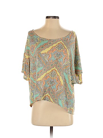 Victoria's Secret Short Sleeve T-Shirt (view 1)