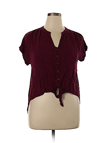 Universal Thread Short Sleeve Top (view 1)