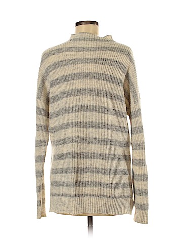 American Eagle Outfitters Pullover Sweater (view 2)