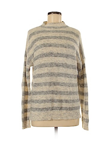 American Eagle Outfitters Pullover Sweater (view 1)