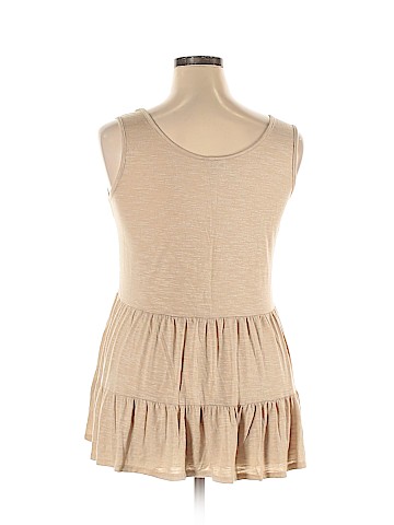 Avenue Sleeveless Top (view 2)