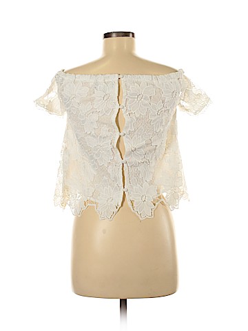 Kendall & Kylie Short Sleeve Top (view 2)