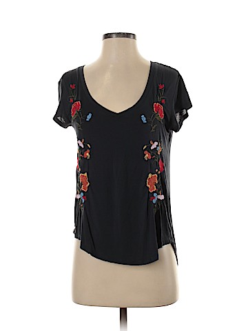 American Eagle Outfitters Short Sleeve T-Shirt (view 1)