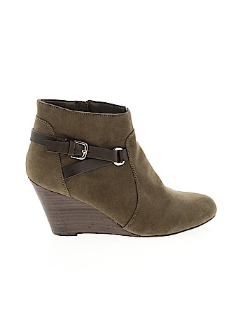 REPORT Wedges (view 1)