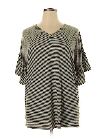 Janette Plus Short Sleeve Top (view 1)