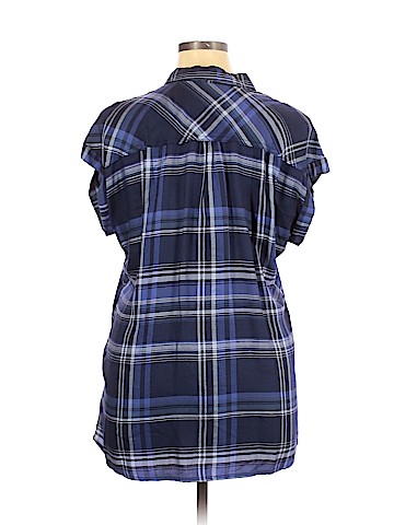 Mossimo Supply Co. Short Sleeve Button-Down Shirt (view 2)