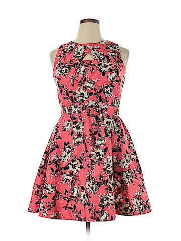 Danny And Nicole Casual Dress (view 1)