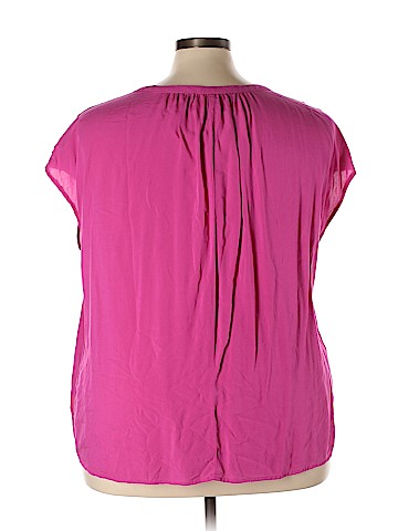 Old Navy Sleeveless Blouse (view 2)