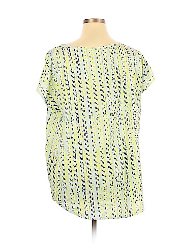 Ava & Viv Short Sleeve Blouse (view 2)