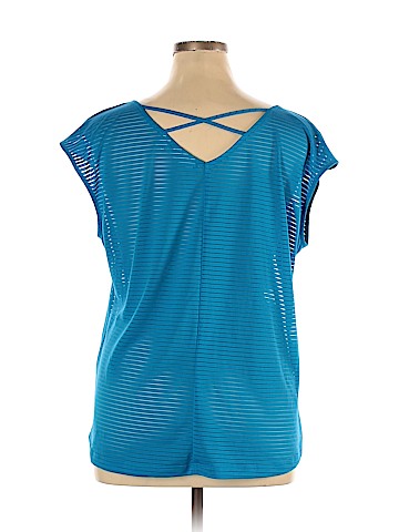 New York & Company Sleeveless Blouse (view 2)