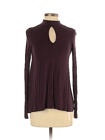 American Eagle Outfitters Long Sleeve T-Shirt (view 1)