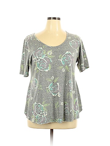 Lularoe Short Sleeve T-Shirt (view 1)