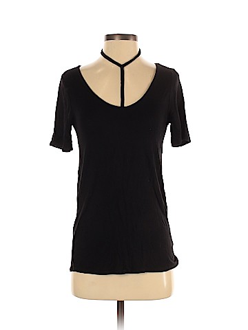 Charlotte Russe Short Sleeve T-Shirt (view 1)